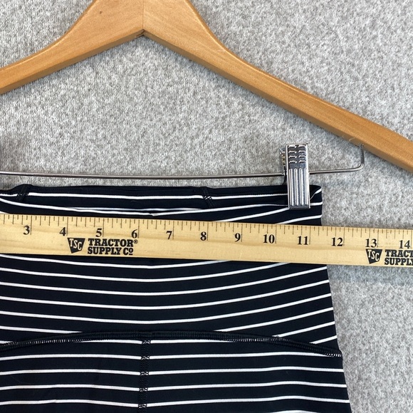 Lululemon Train Times legging pant 25” size 4 parallel stripe mid rise mesh - Picture 4 of 11